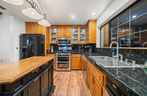 Idyllwild House | Family Retreat: Near Town, Hot Tub, AC,