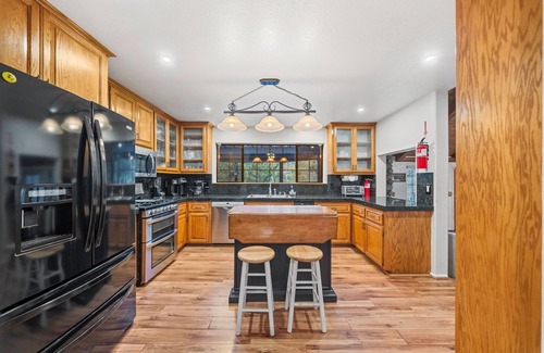 Idyllwild House | Family Retreat: Near Town, Hot Tub, AC,