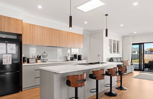 Coronet Bay House | Family retreat on ½ acre near Phillip Island — pet-friendly & modern.