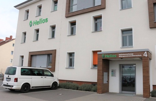 Oststadt/Stadtfeld Apartment | Family room with private bathroom/1 double bed (electrically adjustable beds) + 1 pull-out single bed