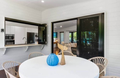 South Mission House | Family Shores - Beachfront Bliss