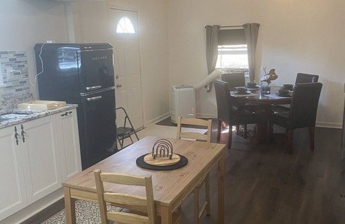 Memphis Cottage | Family-sized Cottage (The Lily Pad) with numerous amenities.