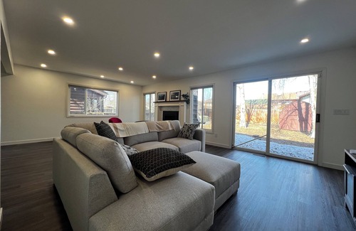 Turnagain House | Family sized home minutes from the airport. Your Alaska base camp!