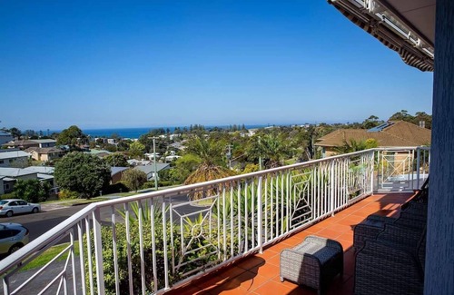 Kiama House | Family-sized home with fantastic views and games room. Soak up the Kiama Breeze!