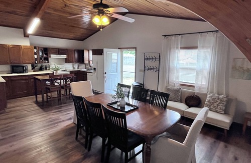 Kirksville Apartment | Family sized, pets, one-level condo in town, laundry, grill, deck