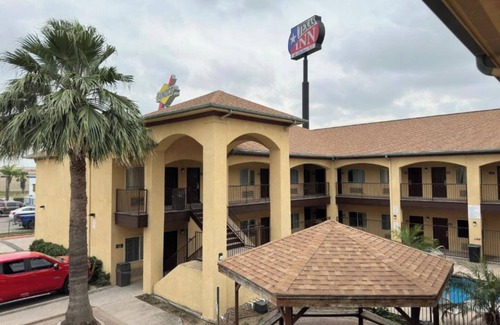 Edinburg Apartment | Family Suite