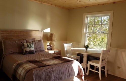 Lake Placid House | Family Suite with Mountain Views 12