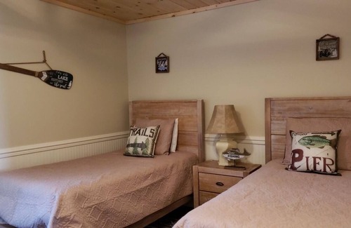 Lake Placid House | Family Suite with Mountain Views 12