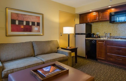 Dupont Circle House | Family Vacay! 2 Contemporary Units with Fully-equipped Kitchens! Pets Allowed!
