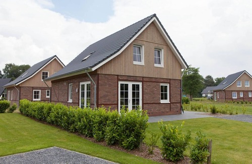 Susteren House | Family villa with 5 or 6 bedrooms, 2 bathrooms and a garden
