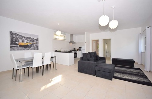Alcobaca Villa | Family Villa with Pool and barbecue