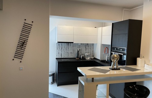 Militari Apartment | Fancy Westpark 2 Residence Lake View W7