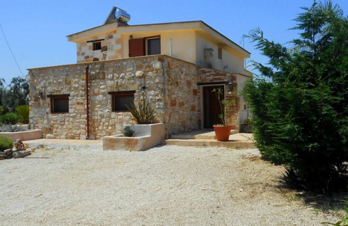 San Vito dei Normanni Villa | Fantastic 5-star Villa with XL-sized pool, 100% 5-star ratings in 2025!