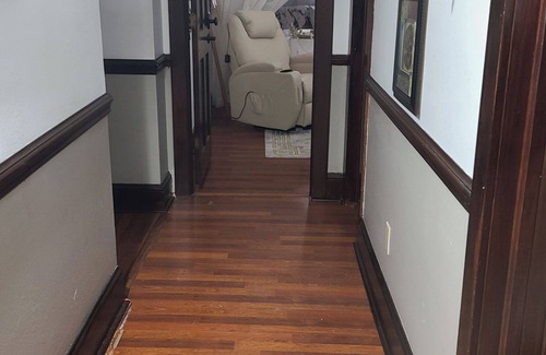 Uptown Historic District Condo | Fantastic 2-bedroom condo with AC in vibrant Uptown New Orleans