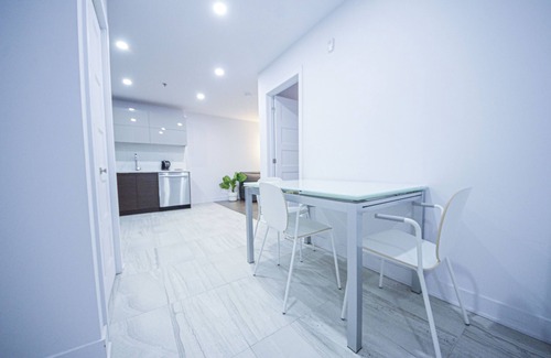 Monkland Village Apartment | Fantastic! 2BR*Feeling at home *Wi-Fi*gym*parking