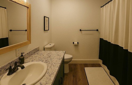 Cave Junction House | Fantastic 3-bedroom house with AC in Cave Junction
