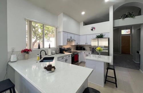 Chandler House | Fantastic! 4-bdr Home with Swimming Pool