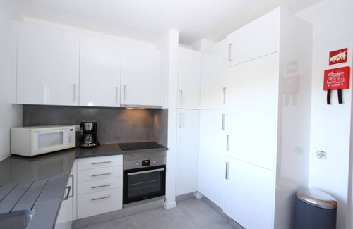 Portimao Apartment | FANTASTIC AND SPACIOUS T3 WITH PRIVATE SWIMMING POOL, 10 MINUTES TO FOOT OF LOCAL BEACHES