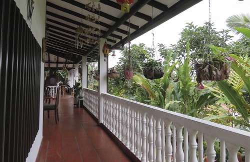 San Francisco Other | Fantastic country estate with an unbelievable view of the mountains!