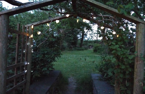 Newchapel Cottage | Fantastic couples escape to the country. Quiet, rural location, pet friendly.