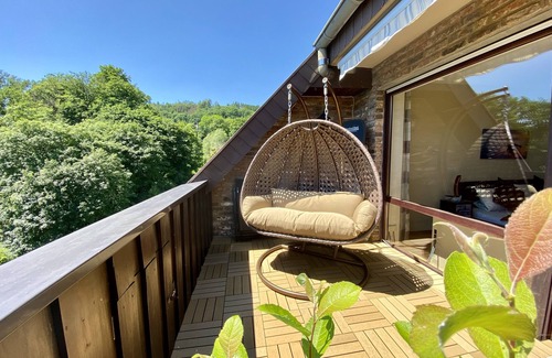 Woffelsbach Condo | Fantastic maisonette apartment on a south-facing slope above the Rursee in Woffelsbach