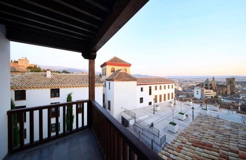 Albaicin Apartment | FANTASTIC LUXURY PENTHOUSE WITH 360 REVIEW AND PRIVATE POOL