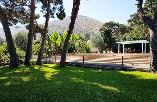 Partanna Villa | Fantastic pool surrounded by a 10,000 square meters of private garden