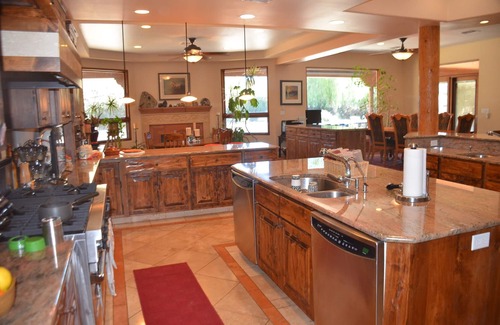 Tucson House | Fantastic resort like 5 BR 5 BA home in Tucson Country Club, Pool, Bocce, Acre