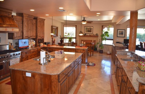 Tucson House | Fantastic resort like 5 BR 5 BA home in Tucson Country Club, Pool, Bocce, Acre