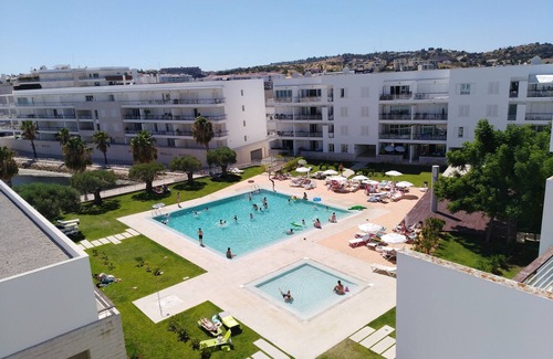 Lagos Apartment | Fantastic Tranquil Apartment by the Pool