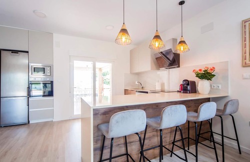 Torrent House | Fantastic vacation home in suburb of Valencia.