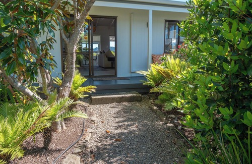 Mangonui House | Fantastic views in peaceful setting overlooking Mangonui Harbour