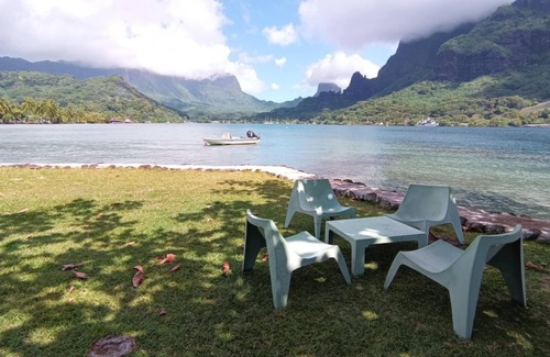 Cook's Bay House | Faratea Bayhouse - Seaside, large garden, unique panoramic view.