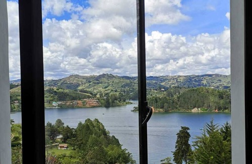 Guatape House | FARM BETWEEN PEÑOL AND GUATAPE. 3 JACUZZI AND 5 COMMON AREAS. AND SPECTACULAR VIEW.