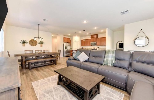 Roseville House | Farm-House Roseville Hotel Style Home