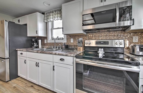 Ste Genevieve House | Farm-Style Ste. Genevieve Retreat w/Fire Pit!