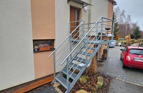 Hlinsko House | Farma u lesa