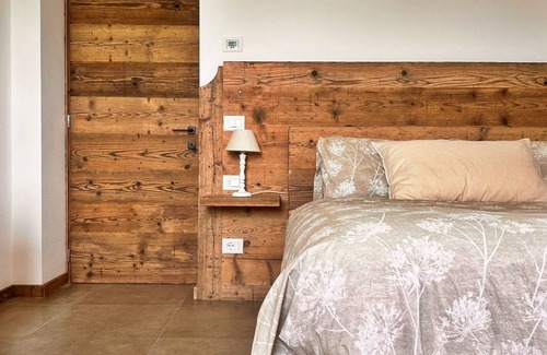 Mel Other | Farmhouse Apartment ground floor with garden