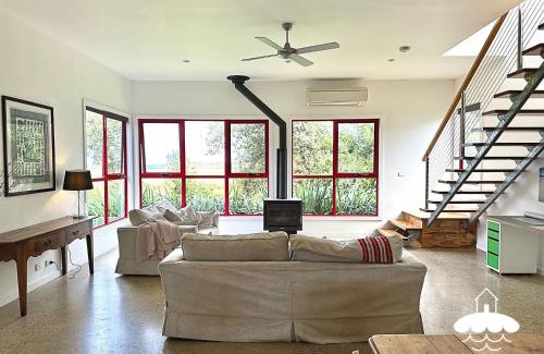 Waratah Bay House | Farmhouse At The Gap