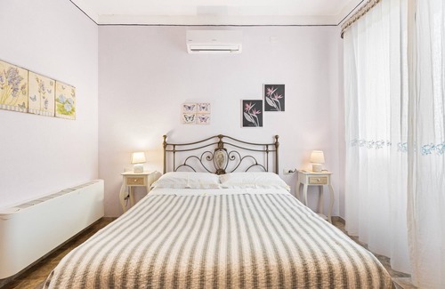 Genoni Other | Farmhouse 'Cuaddus E Tellas- Room 1' with Shared Garden, Wi-Fi and Air Conditioning