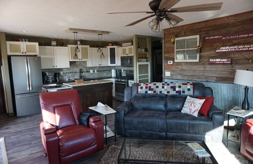 Kearney House | Farmhouse Flair Close to Town
