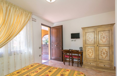 Campiglia Marittima Other | Farmhouse "Il Girasole - Tasso" with Shared Pool, Shared Garden & Wi-Fi