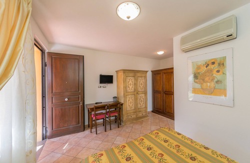 Campiglia Marittima Other | Farmhouse "Il Girasole - Tasso" with Shared Pool, Shared Garden & Wi-Fi