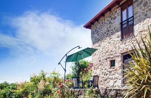 Panton House | Farmhouse in Castrotañe with Terrace