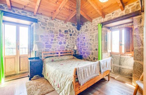 Panton House | Farmhouse in Castrotañe with Terrace