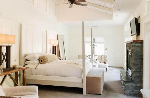 Forestville Hotel | Farmhouse Inn