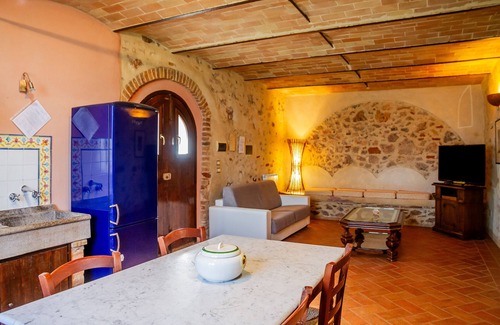 Braccagni Other | Farmhouse 'Le Gerlette - La Stalla' with Shared Pool, Wi-Fi and Air Conditioning