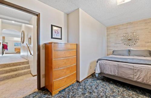 Belle Fourche House | Farmhouse Ranchette - Horses Welcome