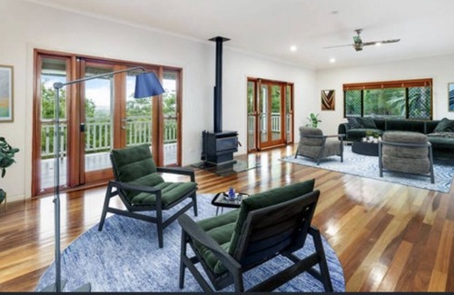 Diddillibah Other | Farmhouse retreat