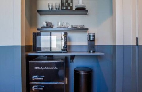 People's Freeway Condo | Fast Wifi | Dopest Studio in SLC